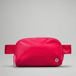 NEW LULULEMON EVERYWHERE BELT BAG CHERRY MIST